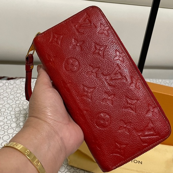 Louis Vuitton Red Wallet - Picture 6 of 15